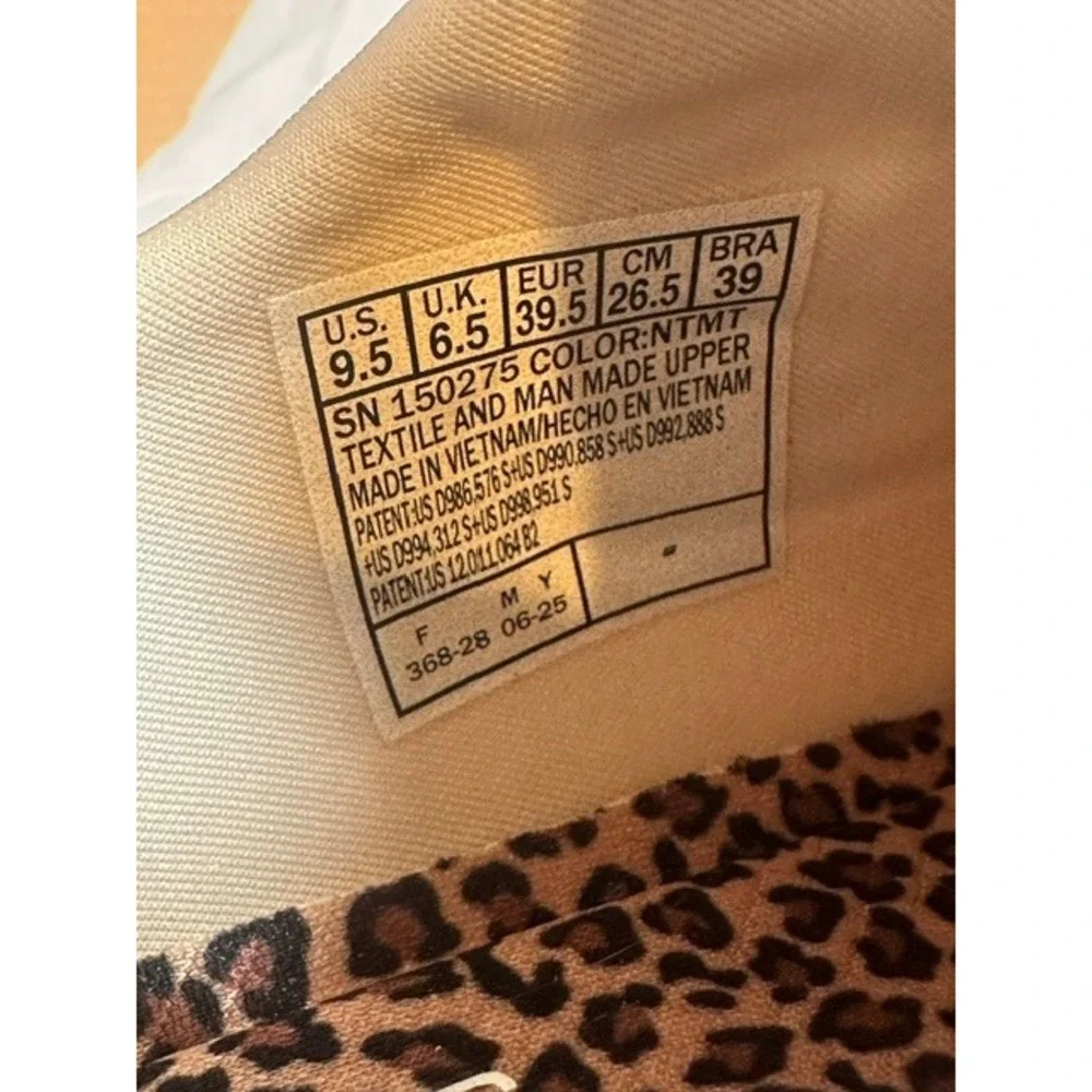 Skechers Women's NIB Slip-ins Summits Leopard Chic Natural/Leopard Sneakers 9.5